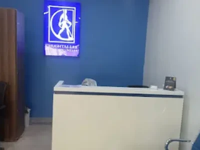 Chughtai Lab, Dolat Gate Chowk